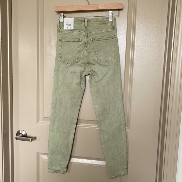 Zara Hi-Rise Juniors size 2 Denim Jeans in sage green color.  NWT. - Picture 3 of 15
